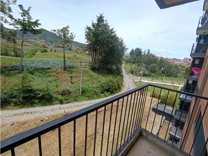 Apartamento de 3 alcobas en venta en Campo Alegre, El Carmen de Viboral, 52 m² · foto 9 de 23