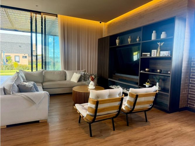 Casa de 3 alcobas en venta en Vía Las Palmas, Envigado, 363 m² · foto 9 de 24
