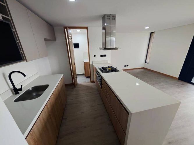 Apartamento de 3 alcobas en arriendo en Loma Del Indio, Medellín, 76 m² · foto 2 de 14