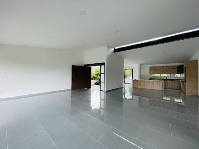 Casa de 3 alcobas en venta en La Ceja, 340 m² · foto 4 de 24