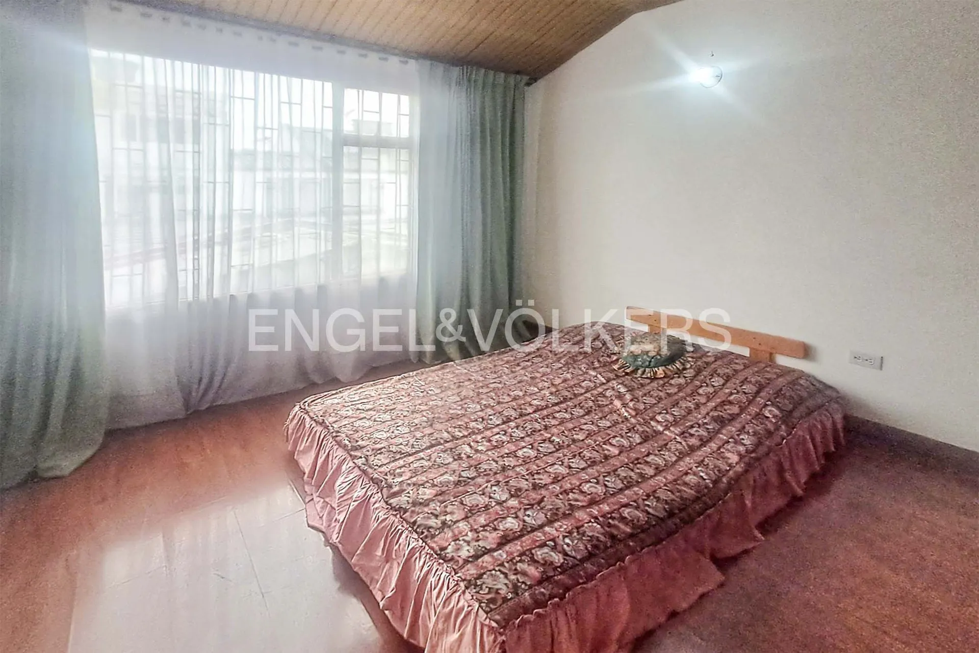 Casa en venta en Pontevedra, Bogotá · foto 8 de 12
