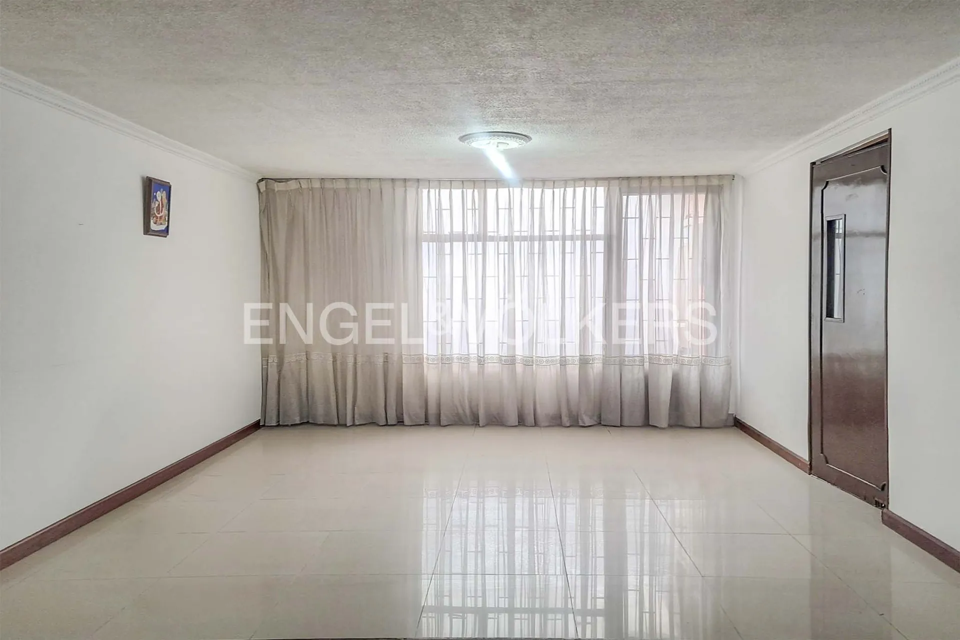 Casa en venta en Pontevedra, Bogotá · foto 2 de 12