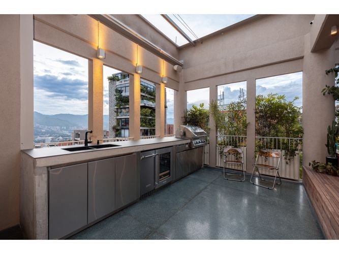 Apartamento de 3 alcobas en venta en El Poblado, Medellín, 330 m² · foto 18 de 24