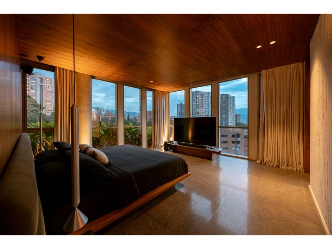 Apartamento de 3 alcobas en venta en El Poblado, Medellín, 330 m² · foto 23 de 24
