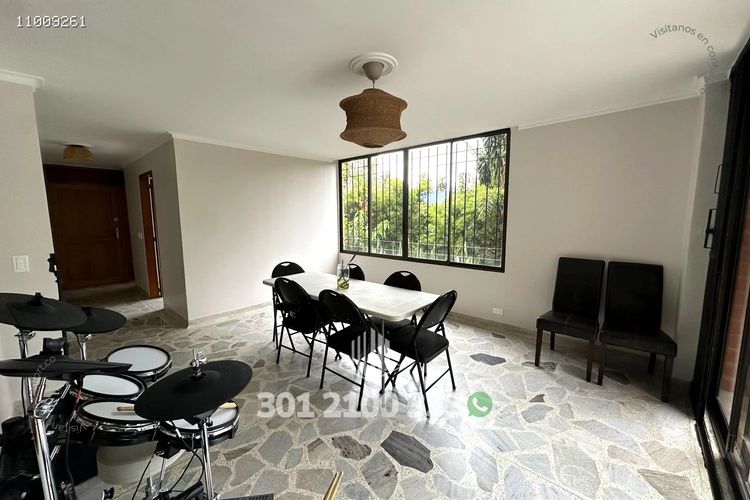 Apartamento de 3 alcobas en arriendo en Las Lomas No.2, Medellín, 170 m² · foto 2 de 24