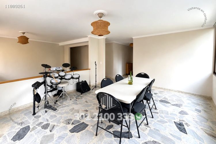 Apartamento de 3 alcobas en arriendo en Las Lomas No.2, Medellín, 170 m² · foto 3 de 24