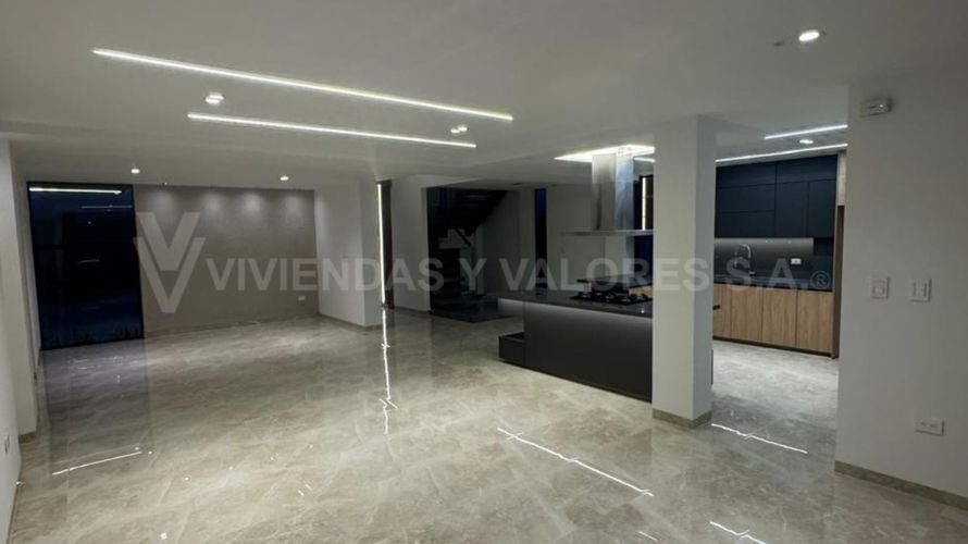 Casa de 4 alcobas en venta en La Estancia, Villa del Rosario, 240 m² · foto 3 de 10