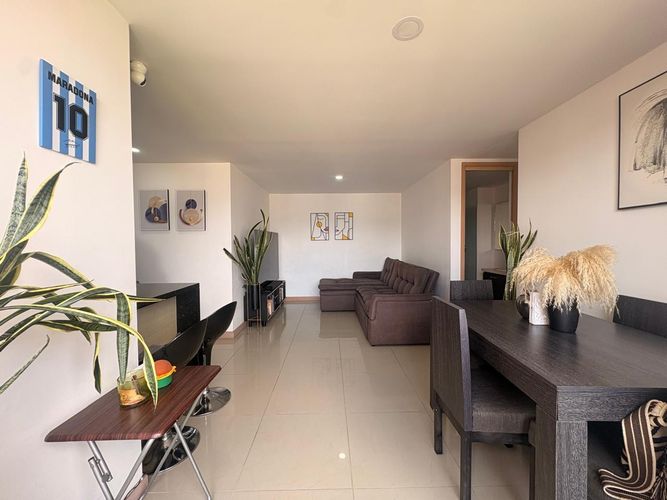 Apartamento de 3 alcobas en venta en Tres Esquinas, Sabaneta, 72 m² · foto 2 de 15
