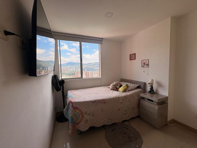 Apartamento de 3 alcobas en venta en Tres Esquinas, Sabaneta, 72 m² · foto 9 de 15