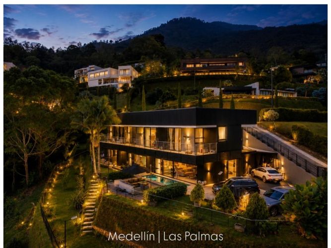 Casa de 4 alcobas en venta en El Poblado, Medellín, 567 m² · foto 3 de 24
