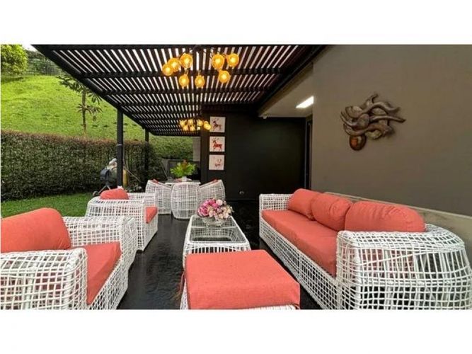 Casa de 4 alcobas en venta en El Poblado, Medellín, 567 m² · foto 6 de 24