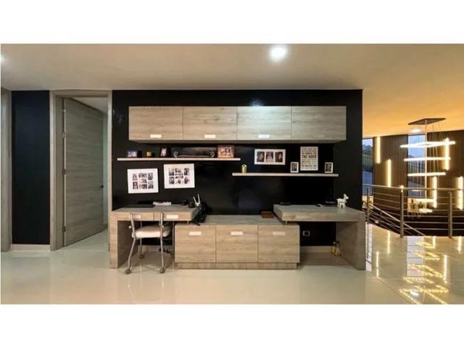 Casa de 4 alcobas en venta en El Poblado, Medellín, 567 m² · foto 13 de 24