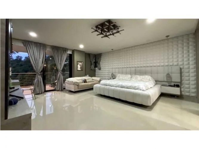 Casa de 4 alcobas en venta en El Poblado, Medellín, 567 m² · foto 14 de 24