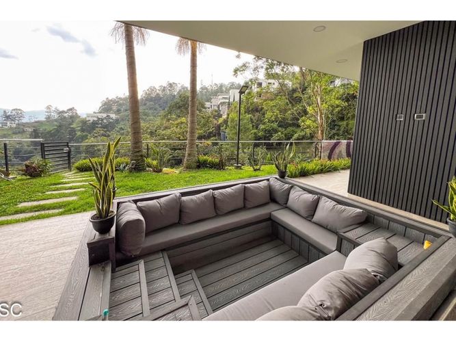Casa de 4 alcobas en venta en El Poblado, Medellín, 567 m² · foto 20 de 24