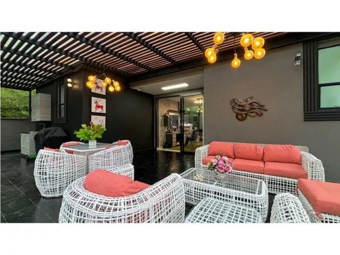 Casa de 4 alcobas en venta en El Poblado, Medellín, 567 m² · foto 21 de 24