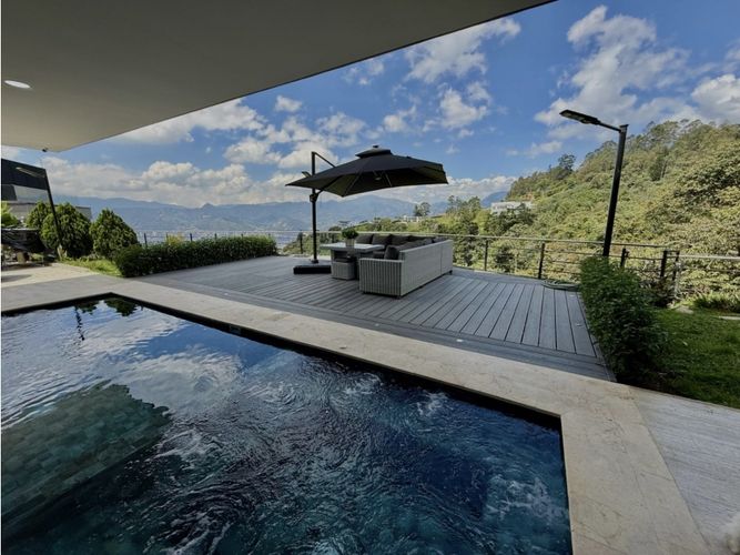 Casa de 4 alcobas en venta en El Poblado, Medellín, 567 m² · foto 24 de 24