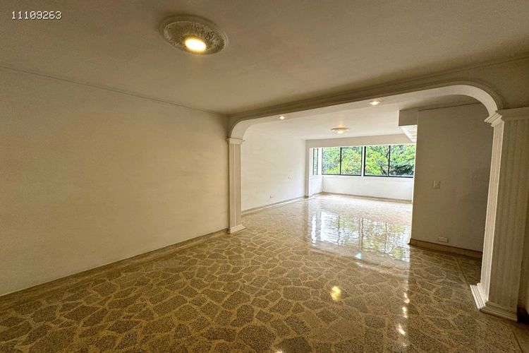 Apartamento de 3 alcobas en arriendo en Conquistadores, Medellín, 130 m² · foto 4 de 24