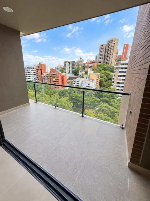 Apartamento de 2 alcobas en venta en Santa Rita, Cali, 85 m² · foto 2 de 13