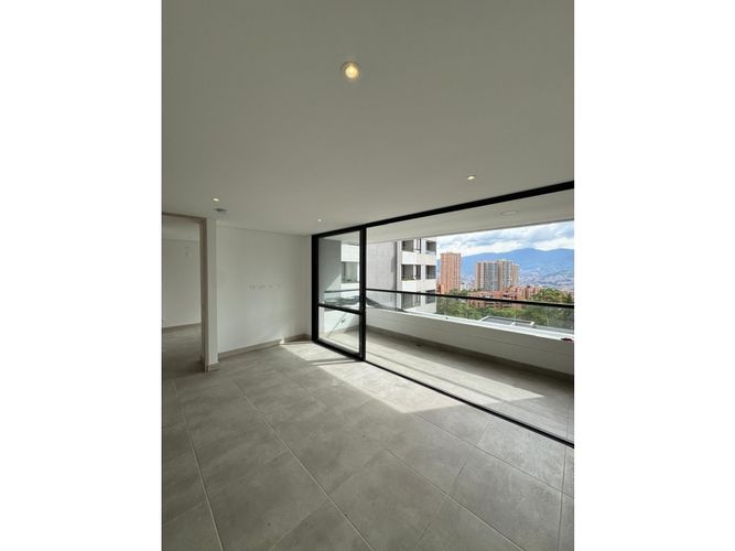 Apartaestudio en venta en Los Balsos, Medellín, 68 m² · foto 2 de 21