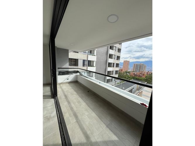 Apartaestudio en venta en Los Balsos, Medellín, 68 m² · foto 3 de 21