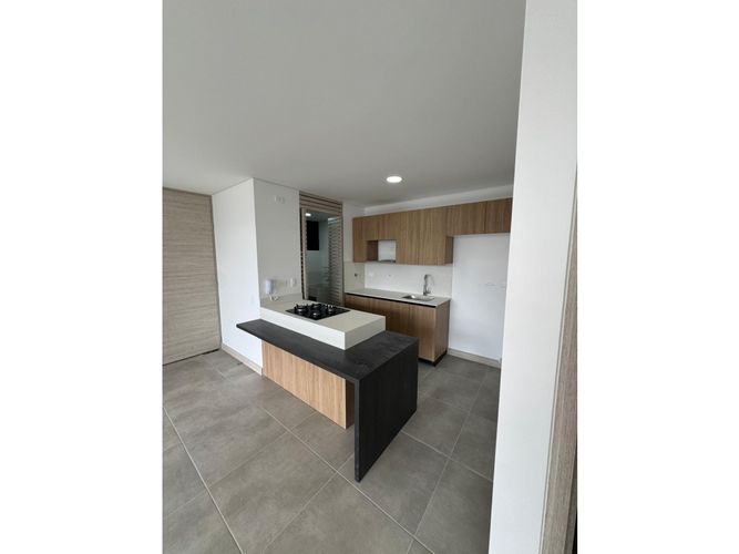 Apartaestudio en venta en Los Balsos, Medellín, 68 m² · foto 6 de 21