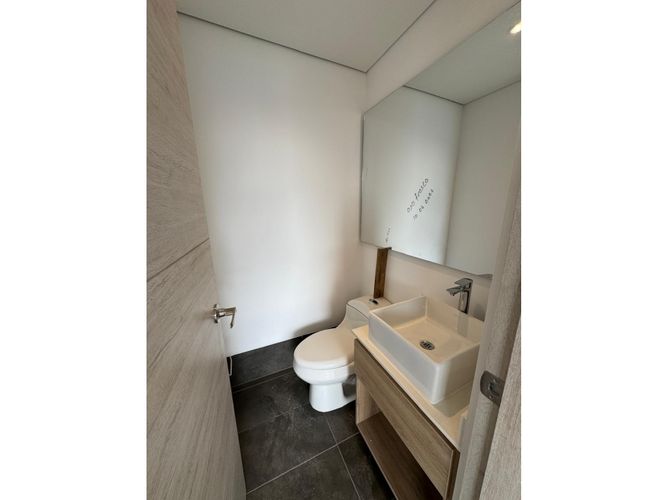 Apartaestudio en venta en Los Balsos, Medellín, 68 m² · foto 8 de 21