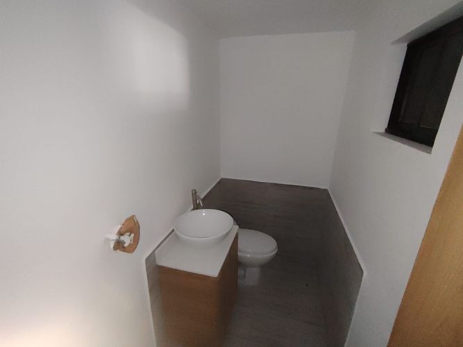 Local en arriendo en Conquistadores, Medellín, 50 m² · foto 2 de 6