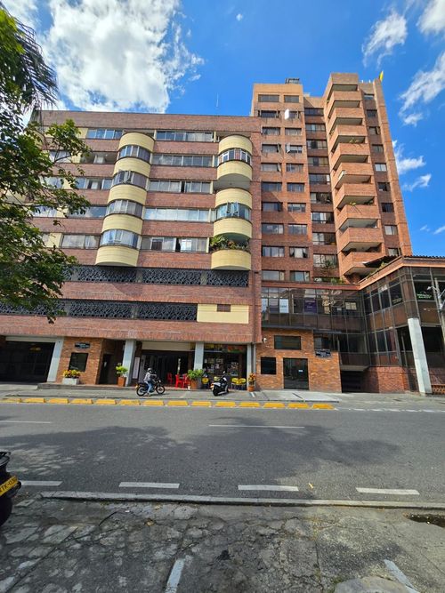 Local en venta en Estadio, Medellín, 20 m² · foto 2 de 13