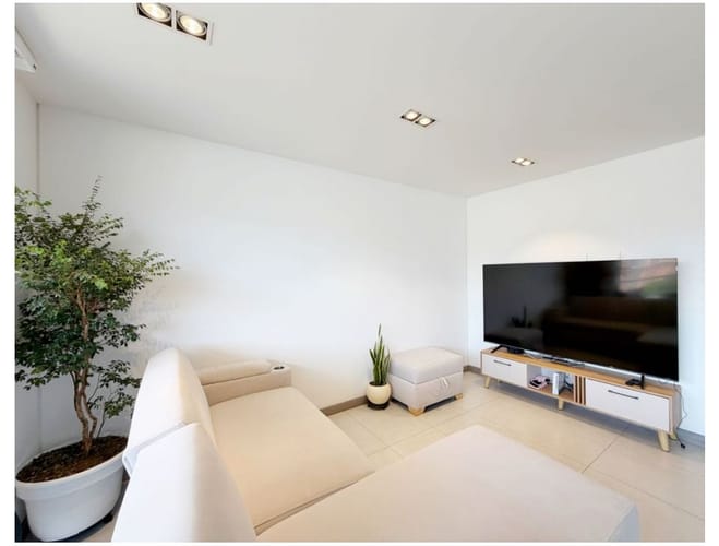 Apartamento de 3 alcobas en venta en Florida Nueva, Medellín, 107 m² · foto 2 de 9