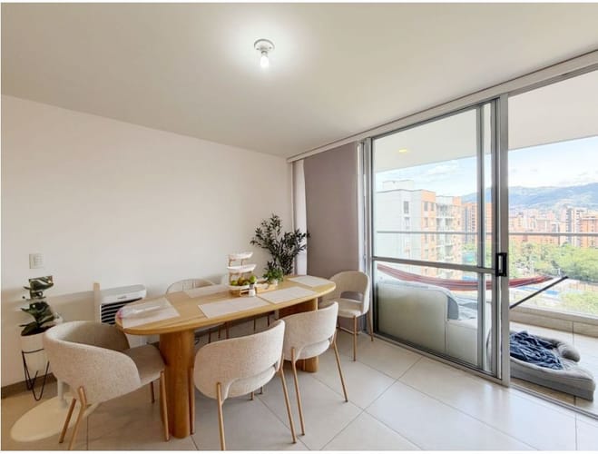Apartamento de 3 alcobas en venta en Florida Nueva, Medellín, 107 m² · foto 3 de 9