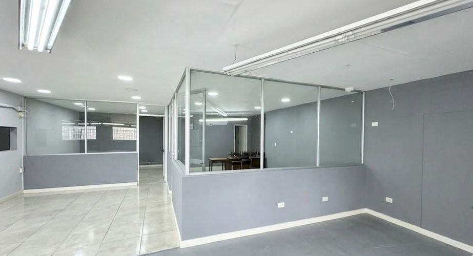 Bodega en arriendo en Perpetuo Socorro, Medellín, 520 m² · foto 6 de 6