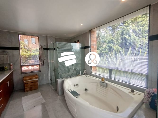 Casa de 4 alcobas en venta en Cerros De Suba, Bogotá, 700 m² · foto 16 de 18