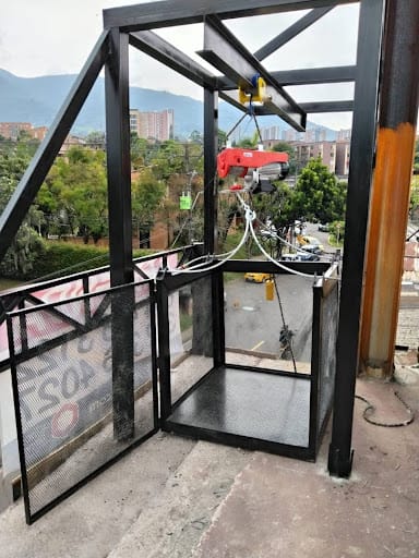 Bodega en arriendo en Las Brisas, La Estrella, 355 m² · foto 3 de 13