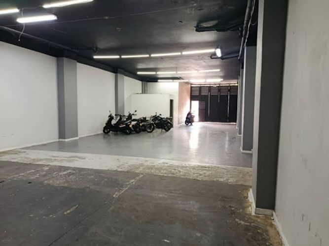 Bodega en arriendo en Rosales, Medellín, 240 m² · foto 2 de 9