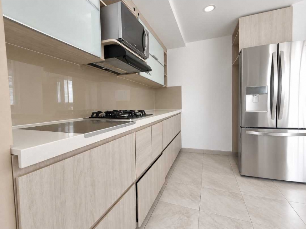 Apartamento de 3 habitaciones en arriendo en La Castellana, Medellín — imagen 1 de 22