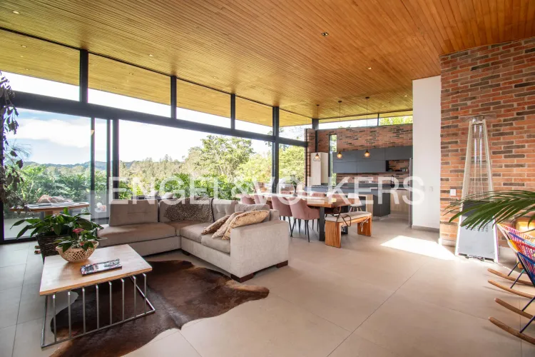 Casa de 3 alcobas en venta en Pantanillo, El Retiro, 336 m² · foto 2 de 24