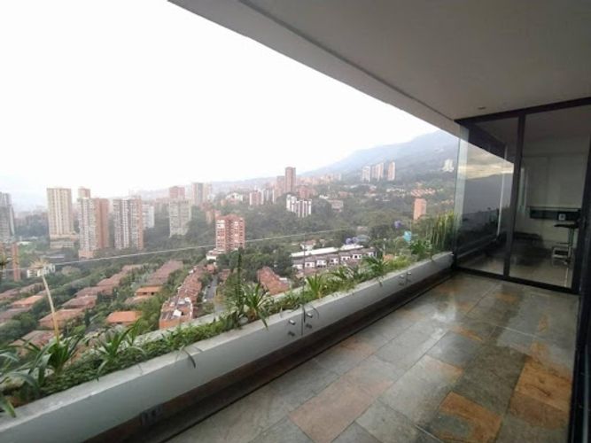 Apartamento de 2 alcobas en arriendo en Loma Del Campestre, Medellín, 130 m² · foto 6 de 12