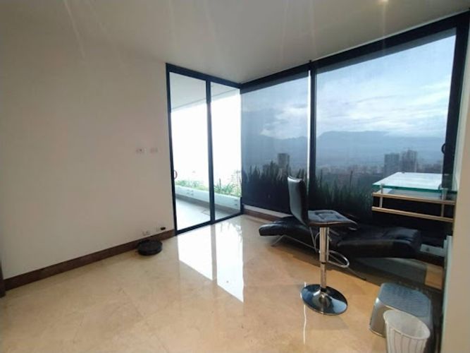 Apartamento de 2 alcobas en arriendo en Loma Del Campestre, Medellín, 130 m² · foto 11 de 12