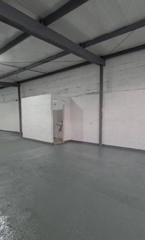Bodega en arriendo en Cristo Rey, Medellín, 170 m² · foto 2 de 10