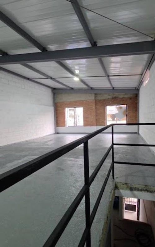 Bodega en arriendo en Cristo Rey, Medellín, 170 m² · foto 4 de 10