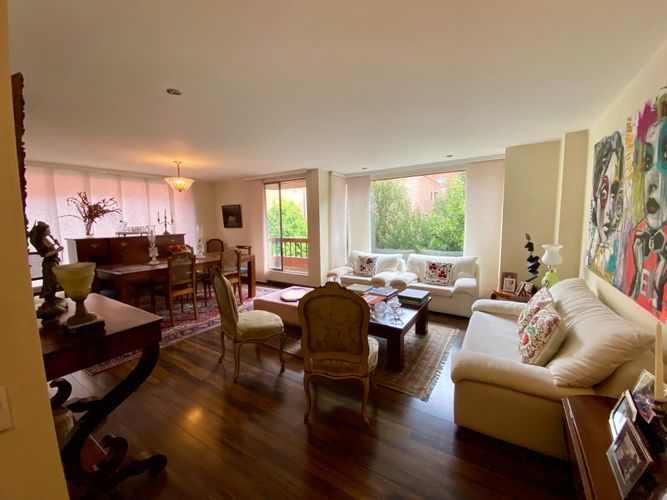 Apartamento de 2 alcobas en venta en Chicó Reservado, Bogotá, 164 m² · foto 3 de 24