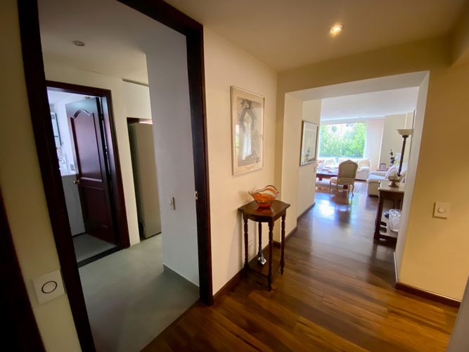 Apartamento de 2 alcobas en venta en Chicó Reservado, Bogotá, 164 m² · foto 10 de 24