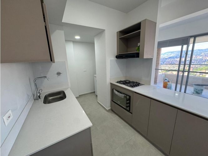 Apartamento de 3 alcobas en venta en Asdesillas, Sabaneta, 83 m² · foto 2 de 13