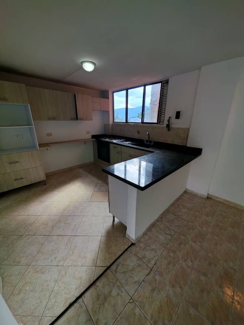 Apartamento en arriendo en San Lucas, Medellín · foto 2 de 17