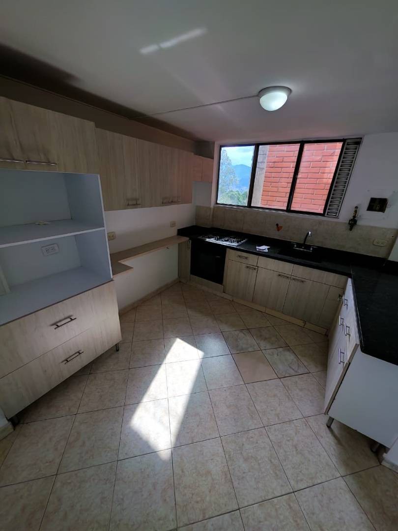 Apartamento en arriendo en San Lucas, Medellín · foto 3 de 17