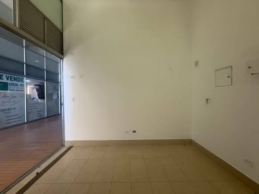 Local en arriendo en Niquia, Bello, 12 m² · foto 3 de 10