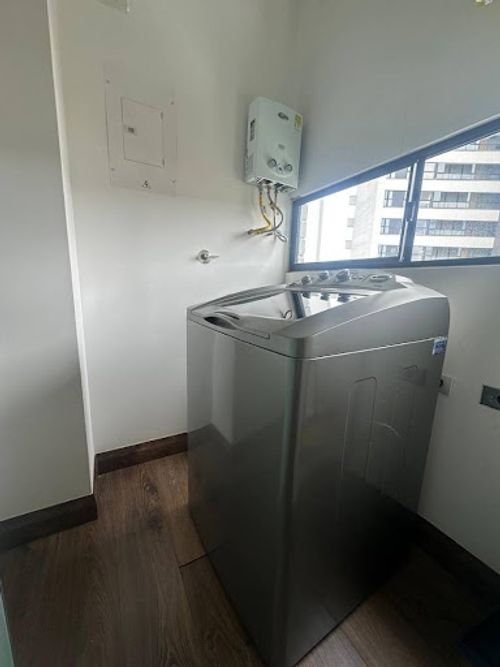 Apartamento de 2 alcobas en arriendo en Loma Del Campestre, Medellín, 90 m² · foto 7 de 24