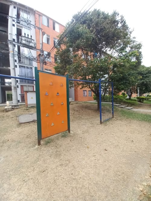Apartamento de 3 alcobas en venta en Picaleña Y Mirolindo, Ibagué, 45 m² · foto 21 de 24
