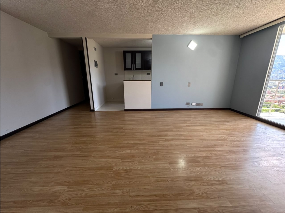 Apartamento en venta en Loma De Los Bernal, Medellín · foto 4 de 18