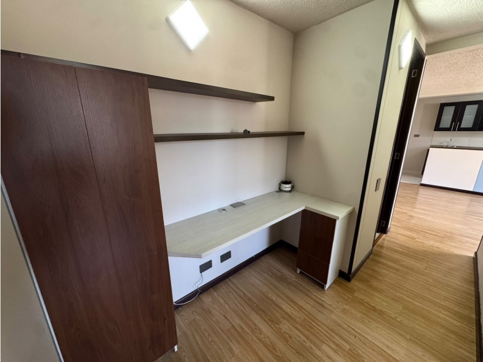 Apartamento en venta en Loma De Los Bernal, Medellín · foto 7 de 18